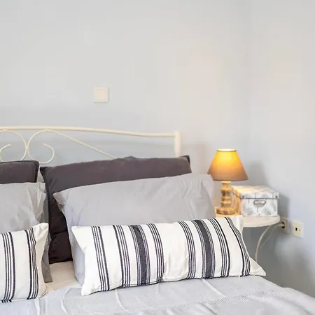 Port & Vibes Santaroza Stylish Appartement Kalamata